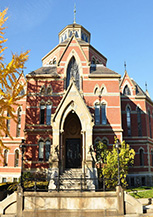 布朗大学